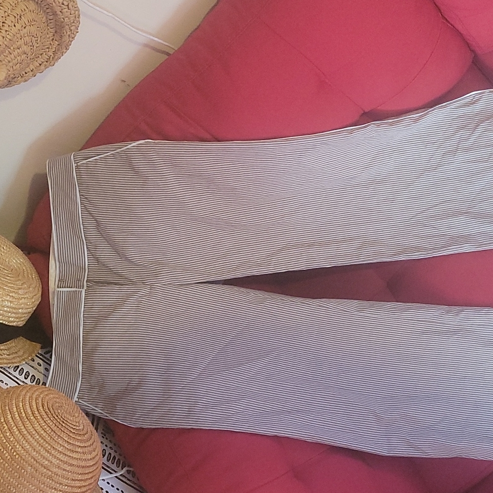 Express slacks preloved excellent..Taupe color with light blue stripes